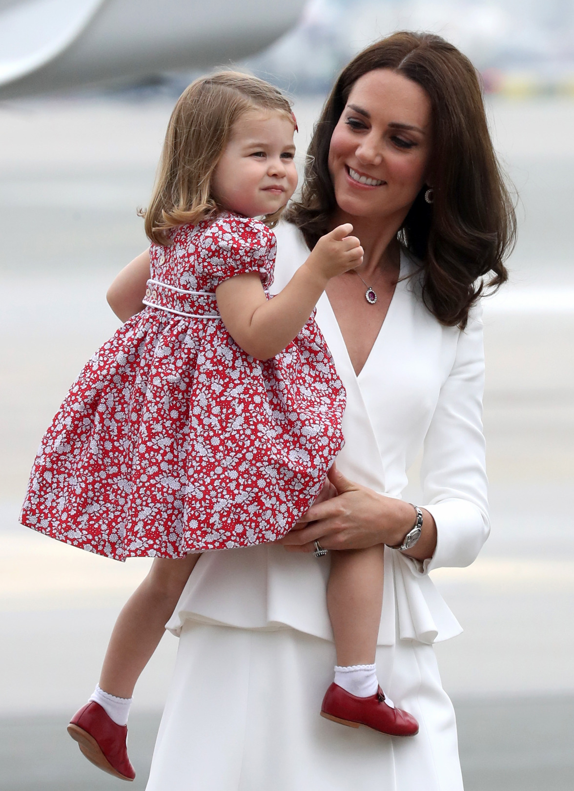 Geçmişten Günümüze: Prenses Charlotte ve Kate Middleton'ın Uyumlu Stilleri