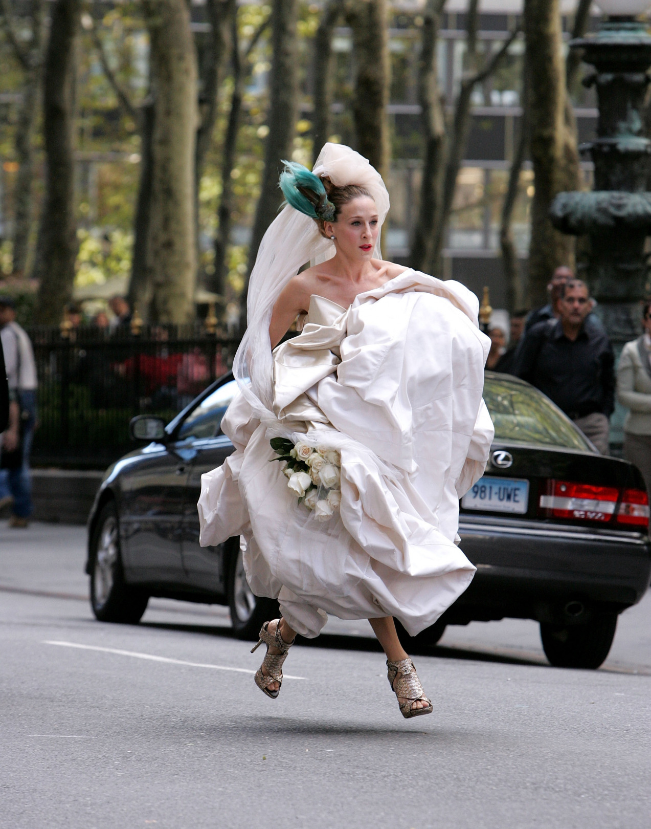 Carrie Bradshaw'un 10 İkonik Moda Anı