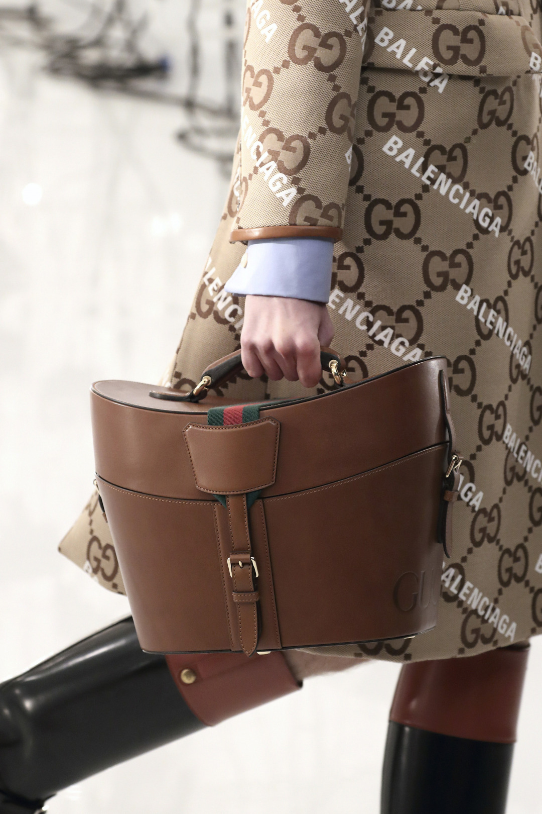 Gucci 'Aria' Defilesinin Dikkat Çeken Aksesuarları