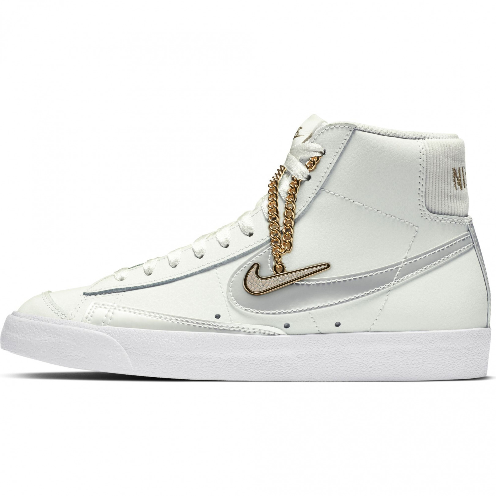 Baharda Vazgeçilmeziniz Olacak 10 Beyaz Sneaker Modeli