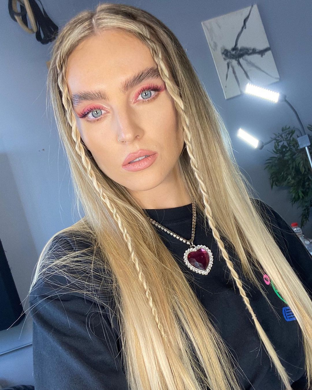 Perrie Edwards'tan Zeena Shah'a Haftanın Güzellik Instagramları