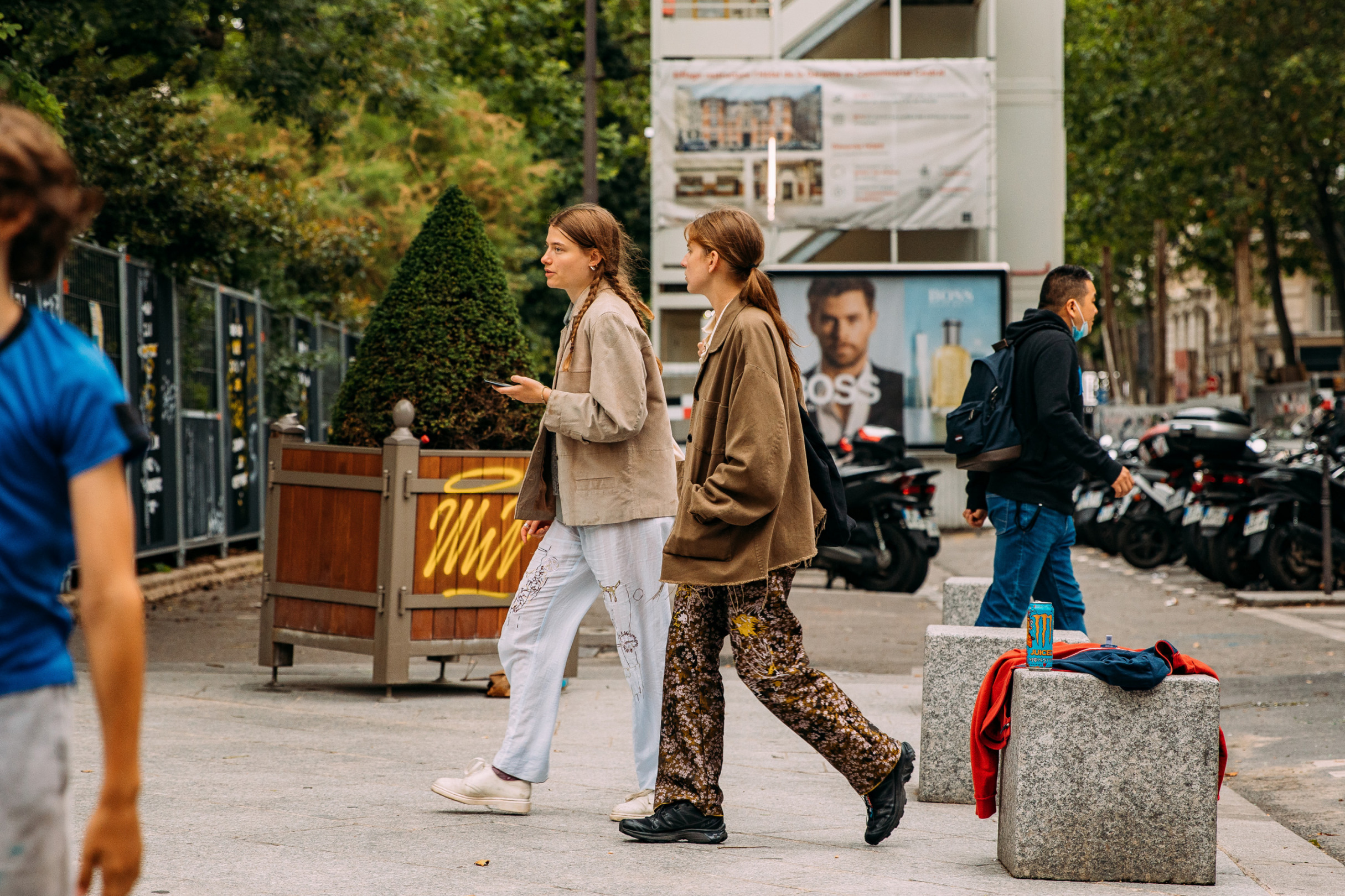 Sokak Stili: 2022 İlkbahar/Yaz Paris Erkek Moda Haftası