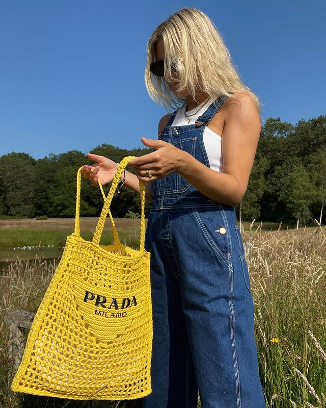 Yaz Mevsiminin Favorisi: Prada Raffia