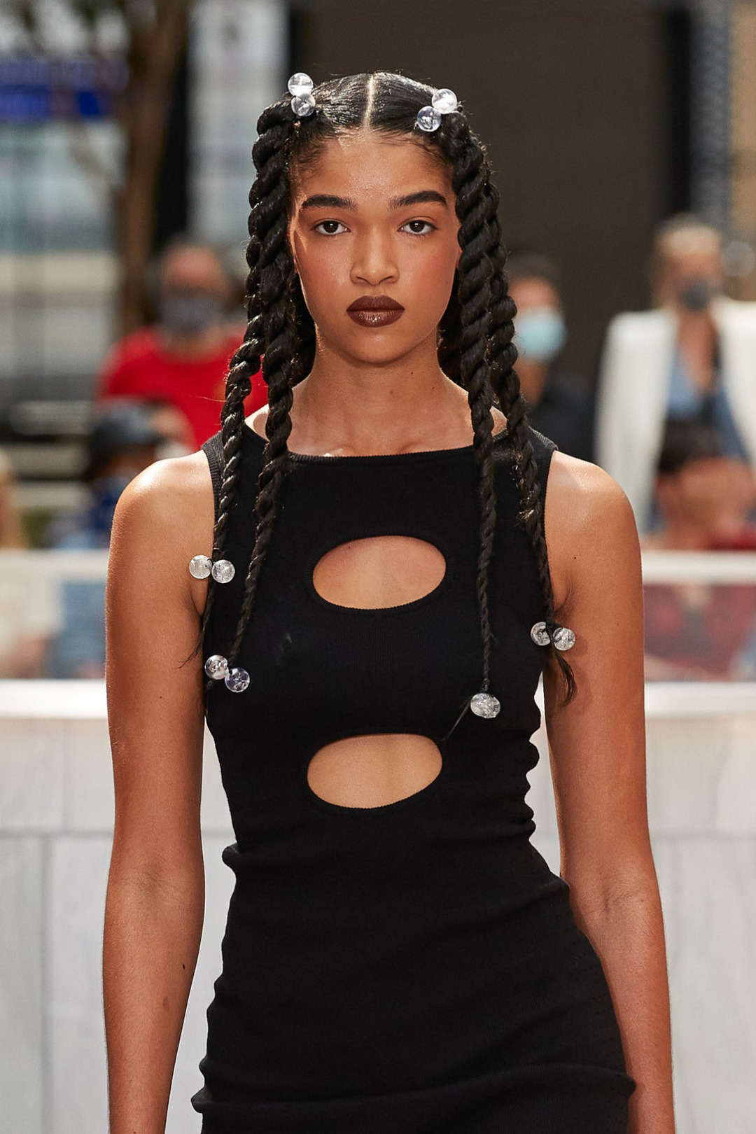 New York Moda Haftası'nın Dikkat Çeken Saç ve Makyajları