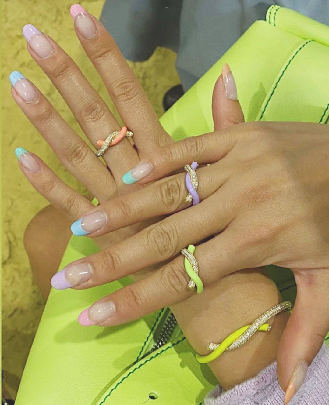 Lady Gaga'dan Bella Hadid'e Haftanın Güzellik Instagramları