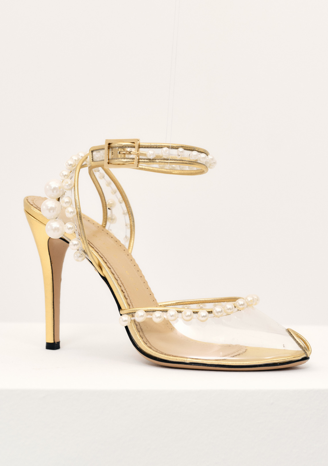 Derin Mermerci - Charlotte Olympia