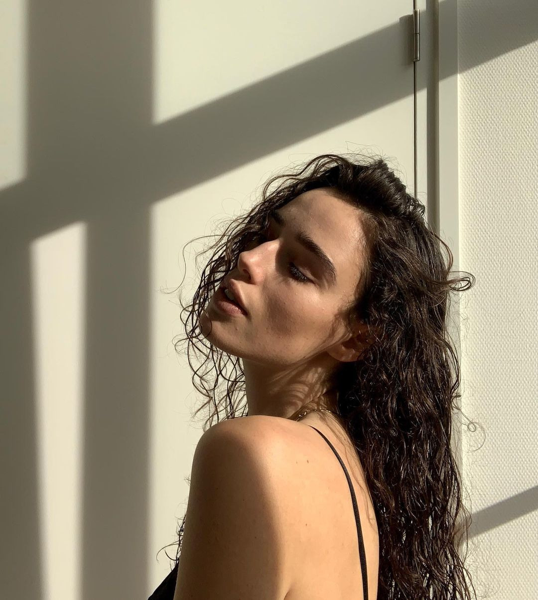 Nina Sandbech'ten Sara Sampaio'ya Haftanın Güzellik Instagramları