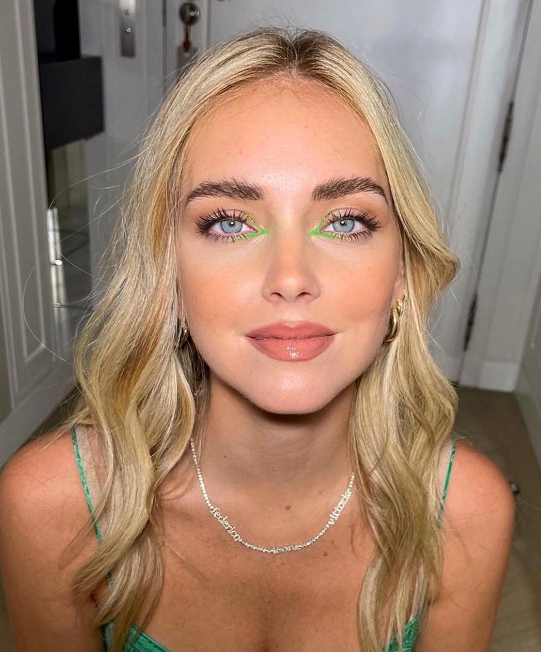 Nina Sandbech'ten Sara Sampaio'ya Haftanın Güzellik Instagramları