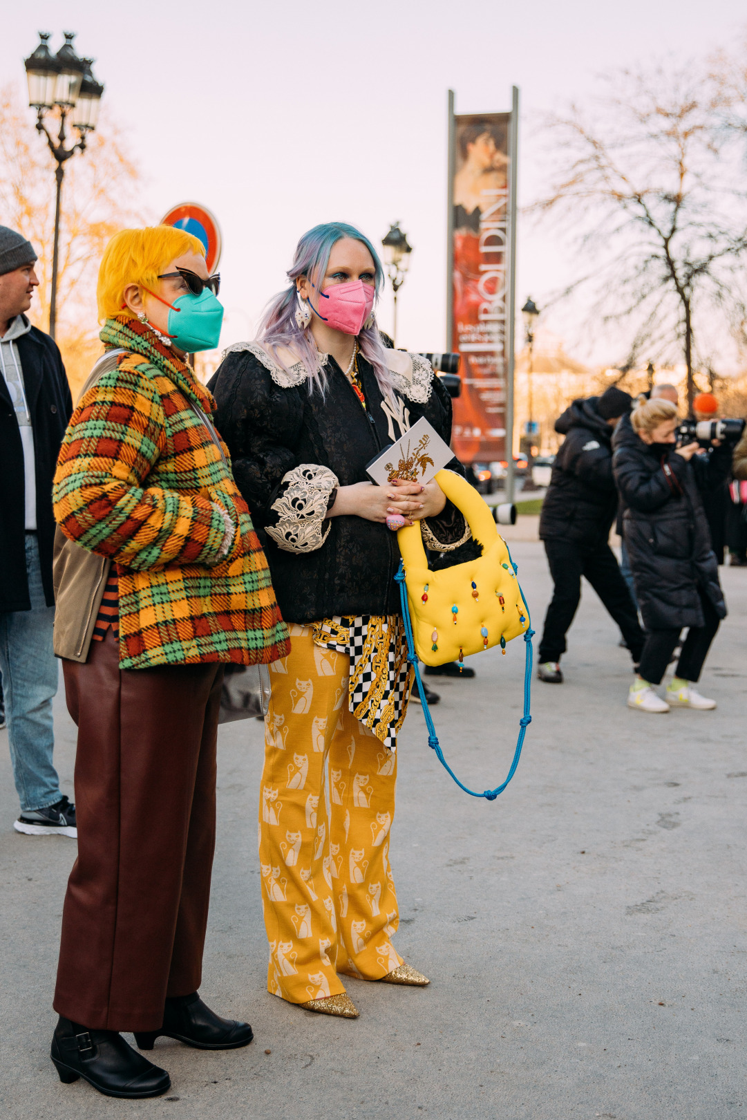 Sokak Stili: 2022 İlkbahar/Yaz Paris Haute Couture Moda Haftası