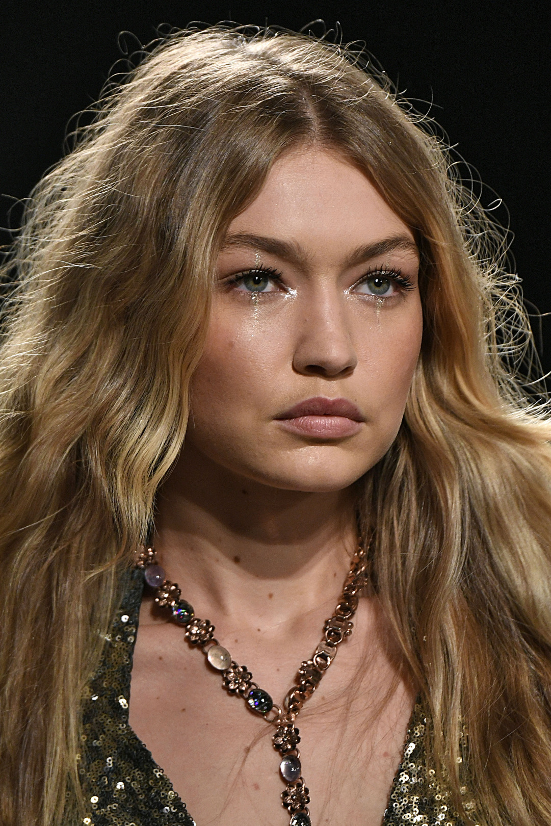 Gigi Hadid'in Saç Rengi Dönüşümü