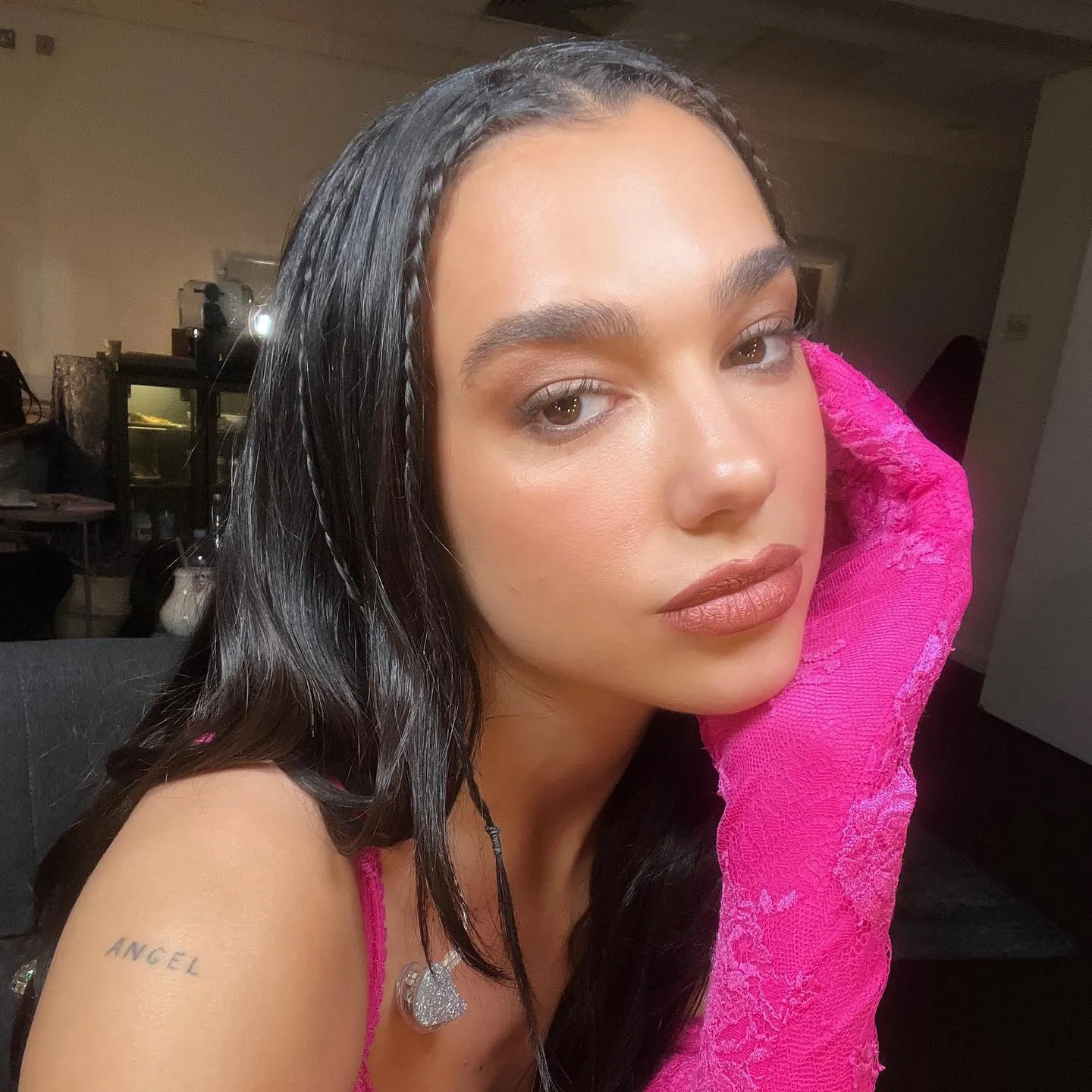 Katie Merchant'tan Adriana Lima'ya Haftanın Güzellik Instagram'ları