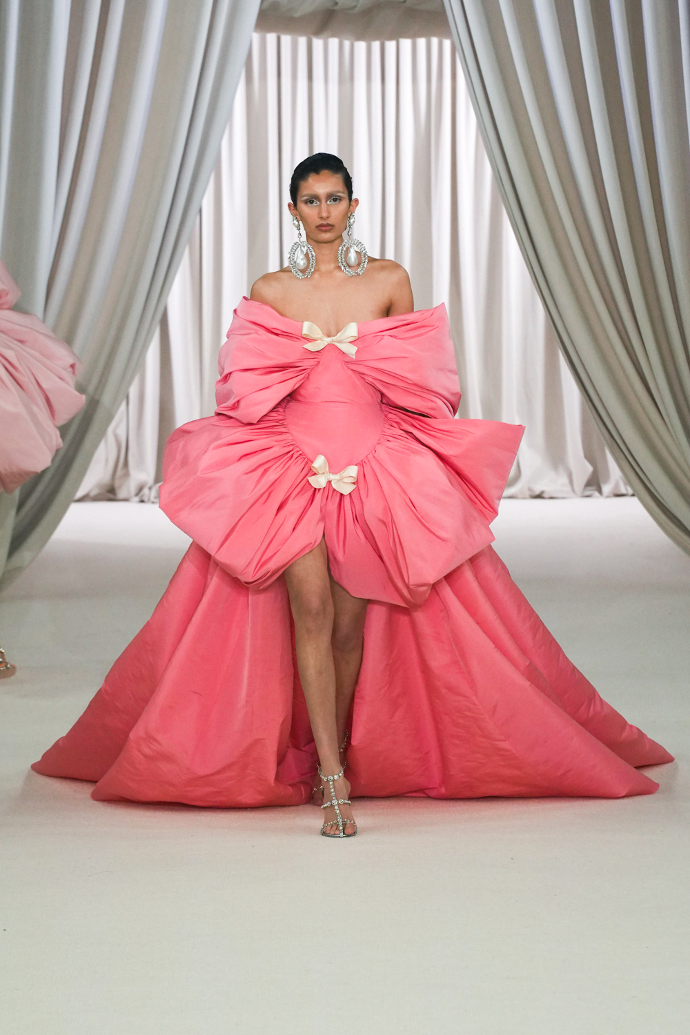 Giambattista Valli 2023 İlkbahar/Yaz Couture