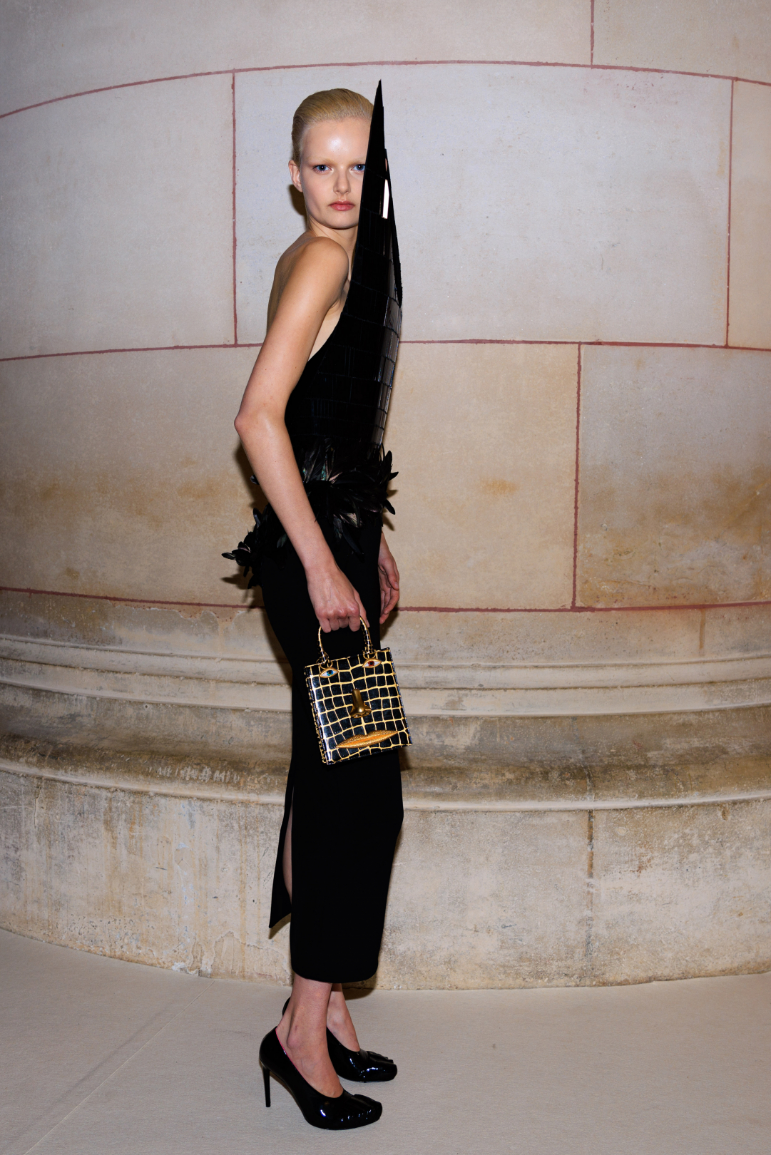 Schiaparelli 2023 İlkbahar/Yaz Couture Backstage