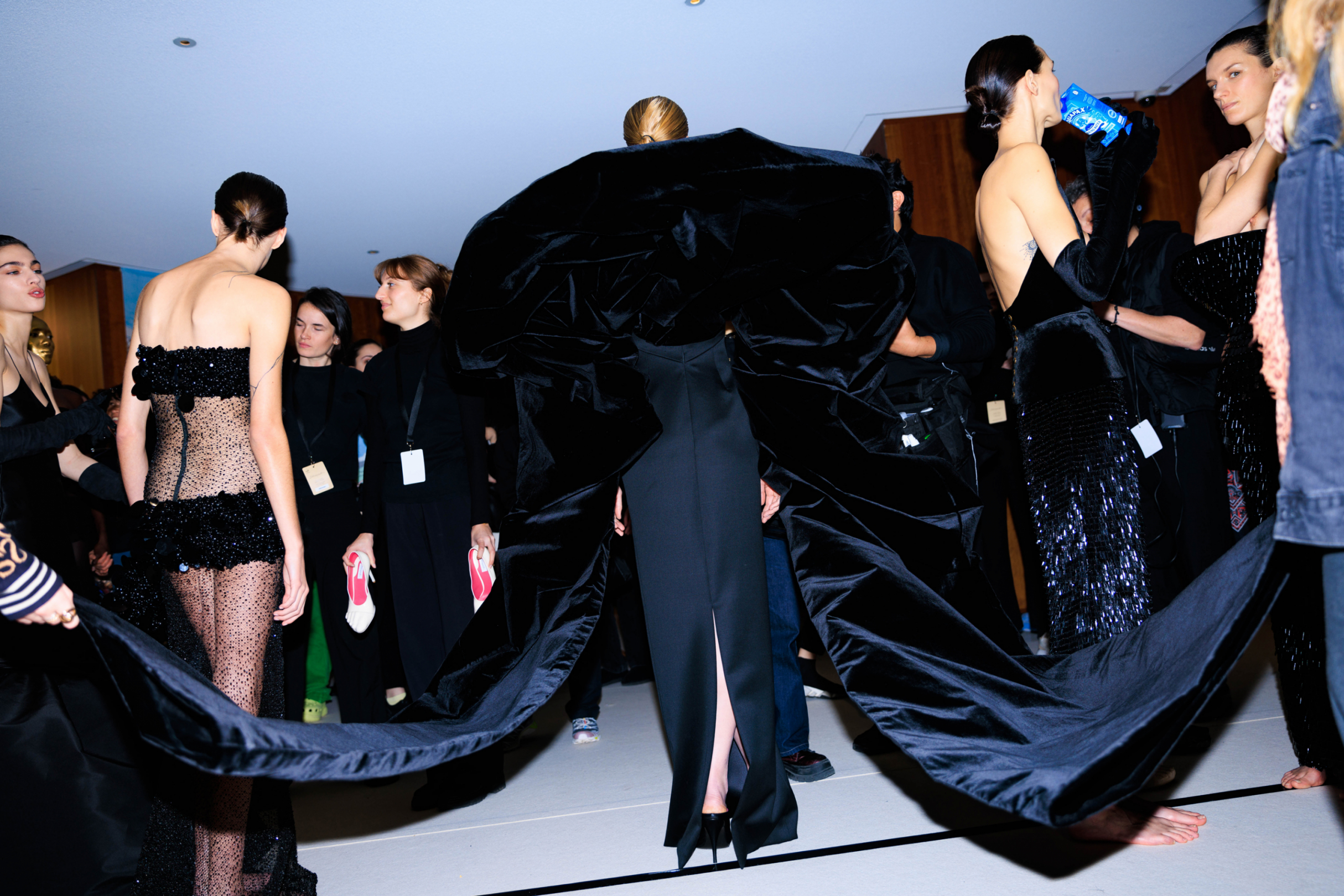 Schiaparelli 2023 İlkbahar/Yaz Couture Backstage