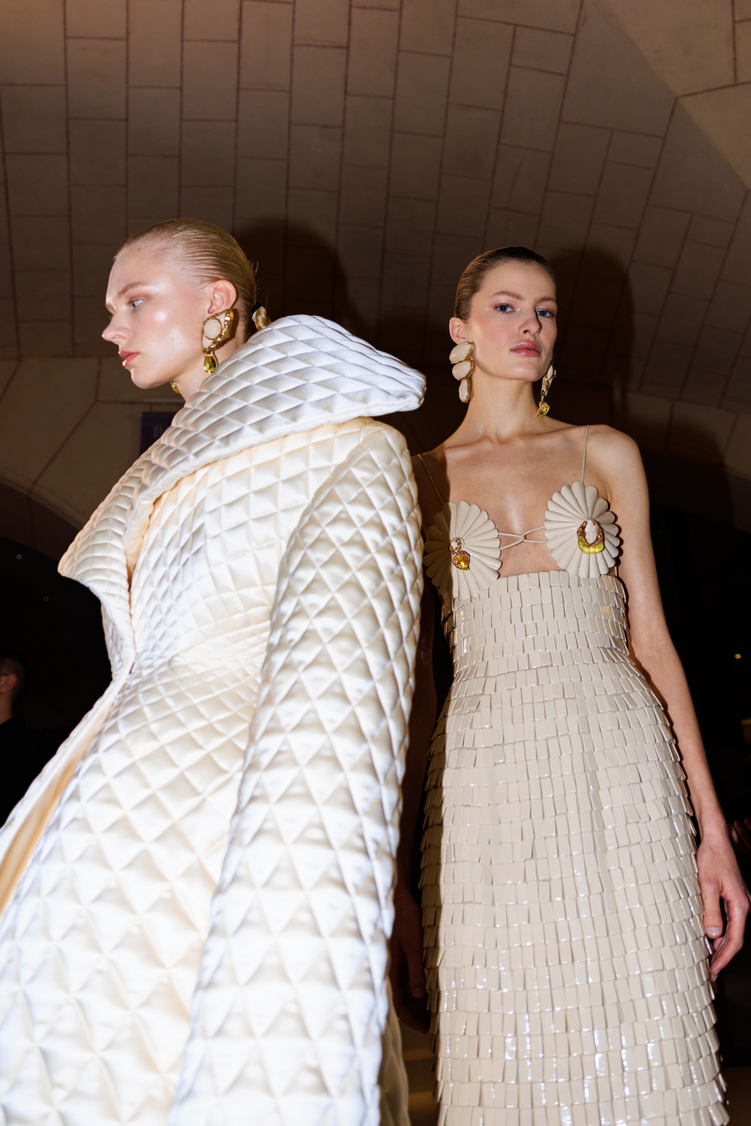 Schiaparelli 2023 İlkbahar/Yaz Couture Backstage