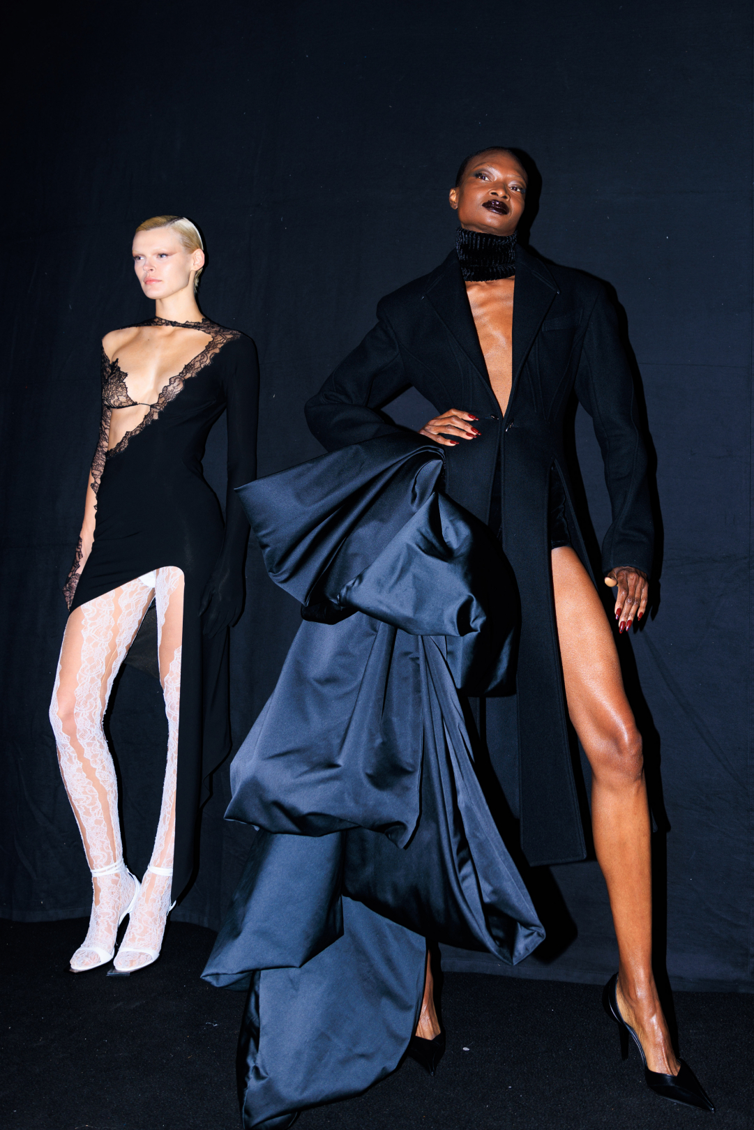 Mugler 2023-24 Sonbahar/Kış Backstage