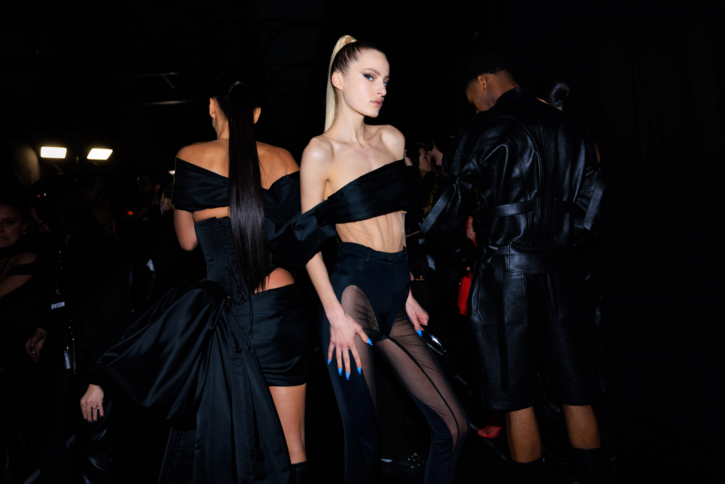 Mugler 2023-24 Sonbahar/Kış Backstage