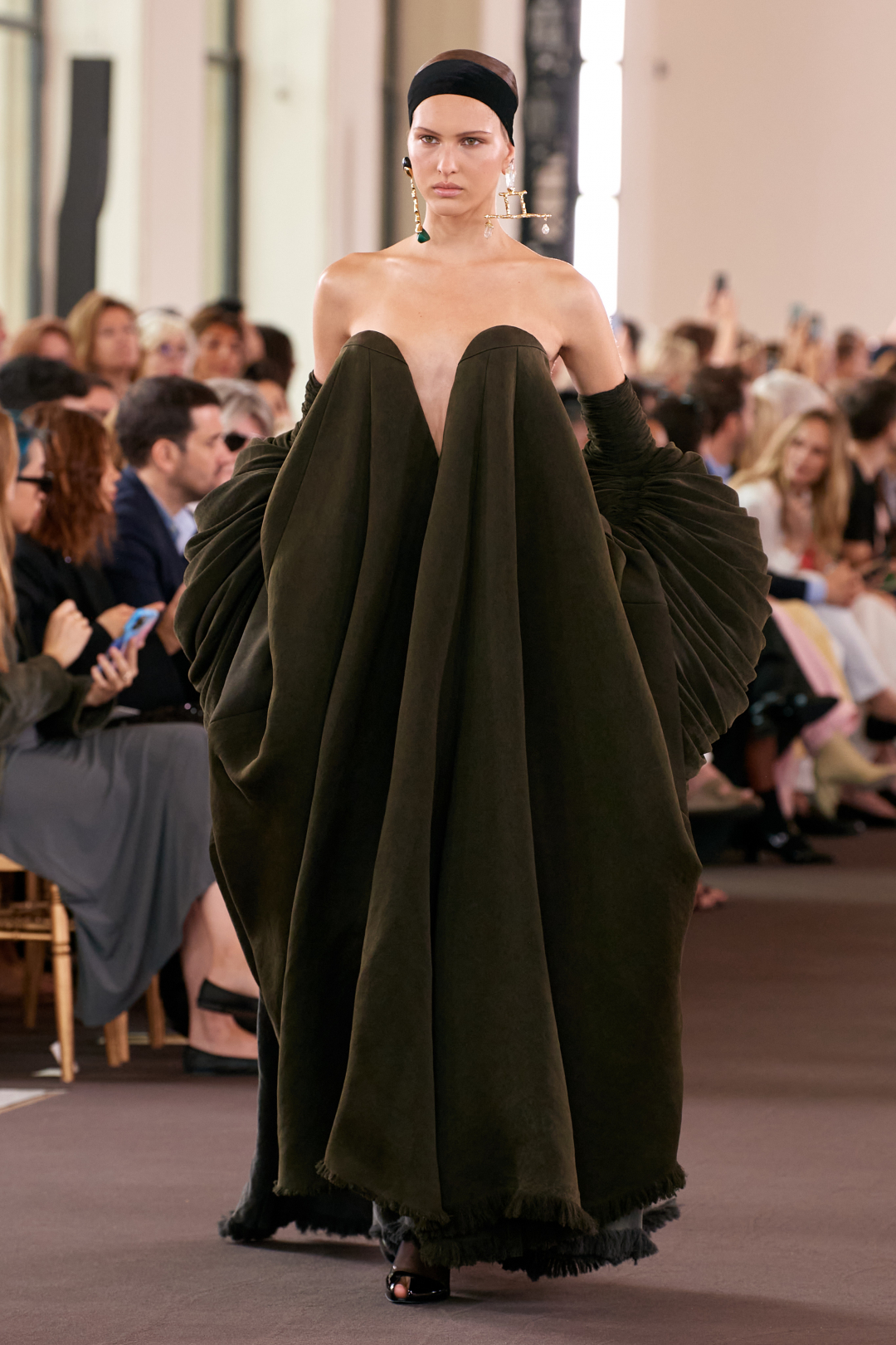 Schiaparelli 2023-24 Sonbahar/Kış Couture