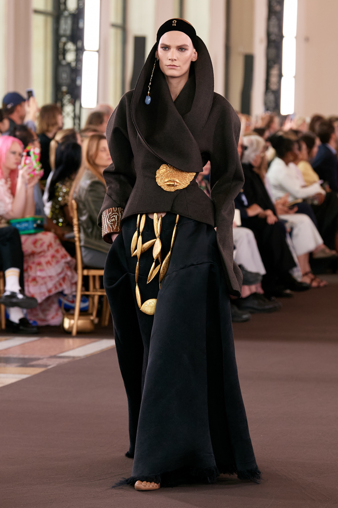 Schiaparelli 2023-24 Sonbahar/Kış Couture