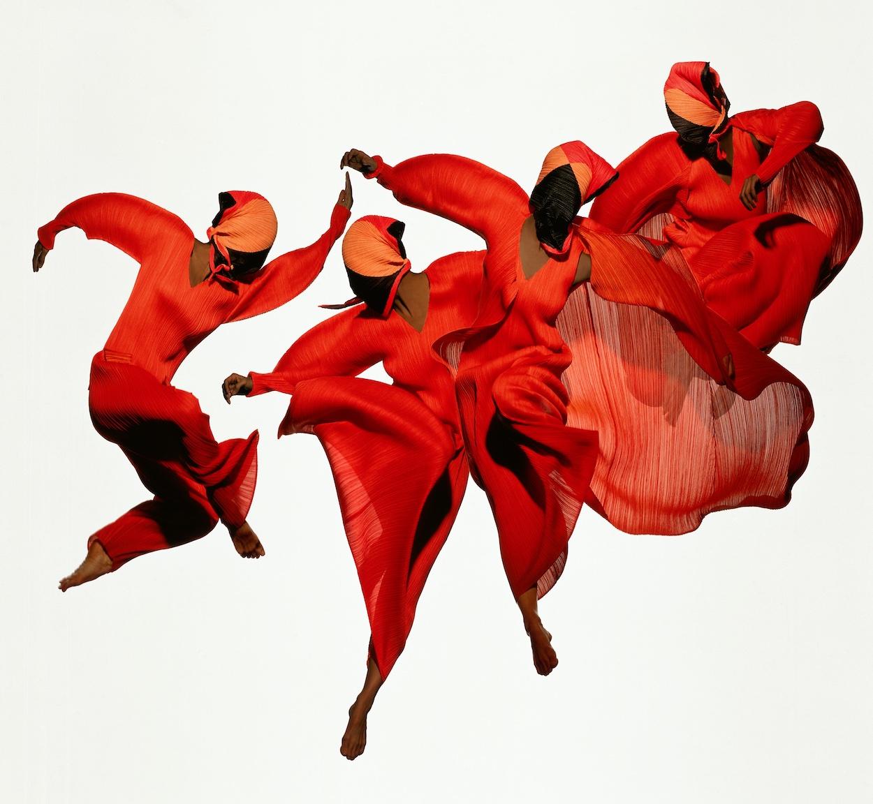 Issey Miyake'nin 30. Yılı Şerefine Plisenin Yükselişi | Vogue Türkiye