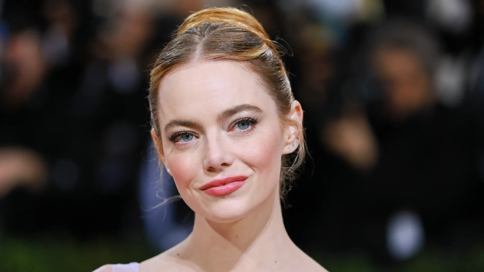 Yorgos Lanthimos, Emma Stone’un Başrolde Olduğu Yeni Filmini Duyurdu ...