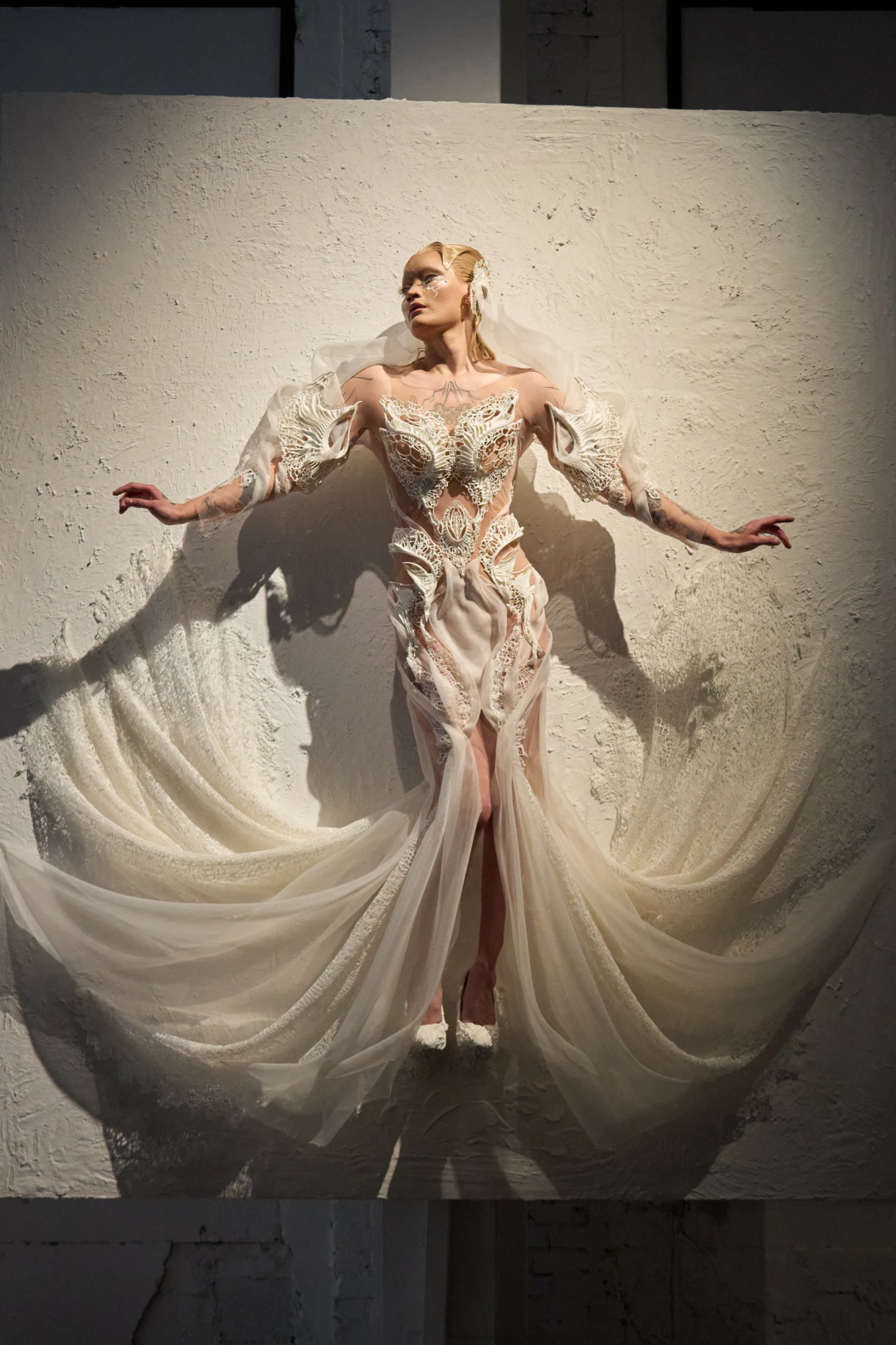 Iris van Herpen 2024-25 Sonbahar/Kış Haute Couture