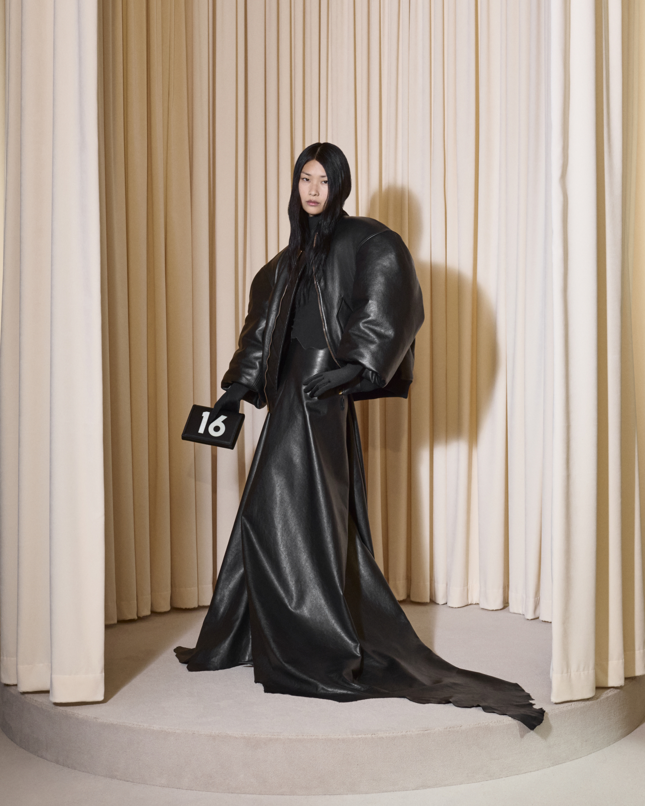 Balenciaga 2024-25 Sonbahar/Kış Haute Couture