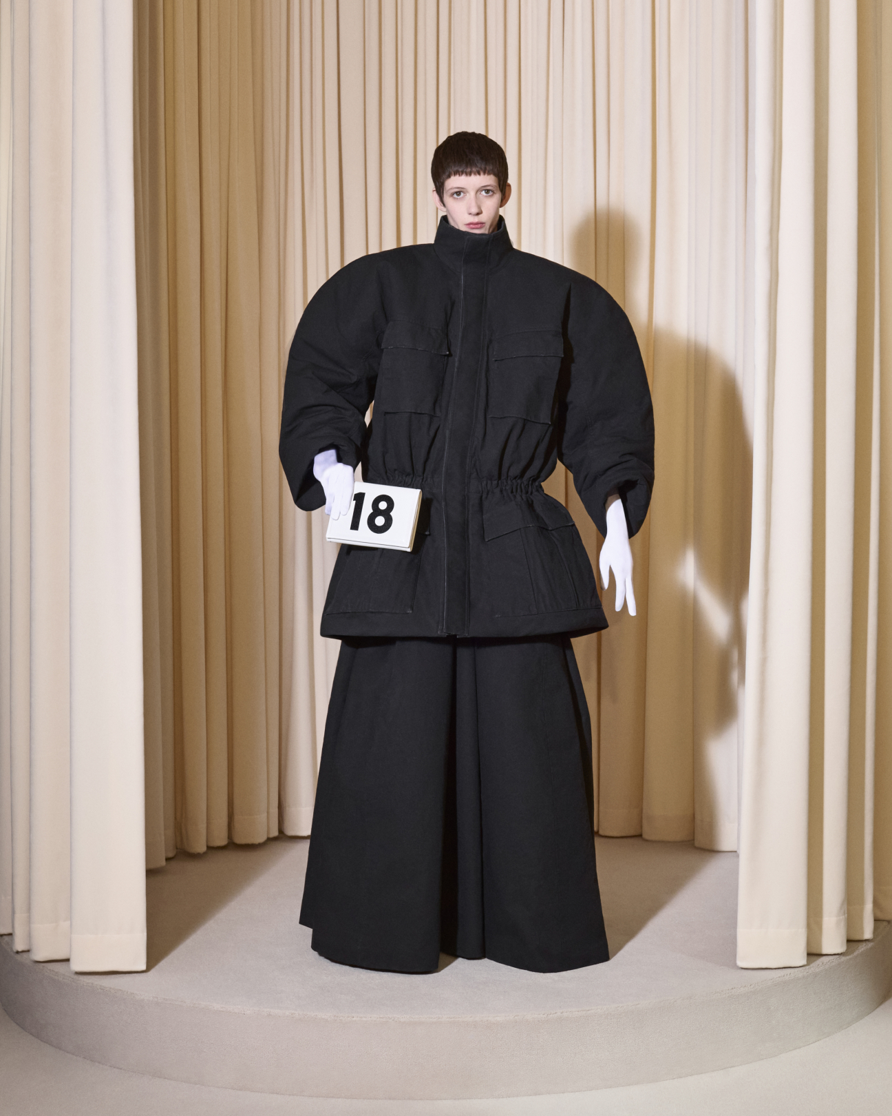 Balenciaga 2024-25 Sonbahar/Kış Haute Couture