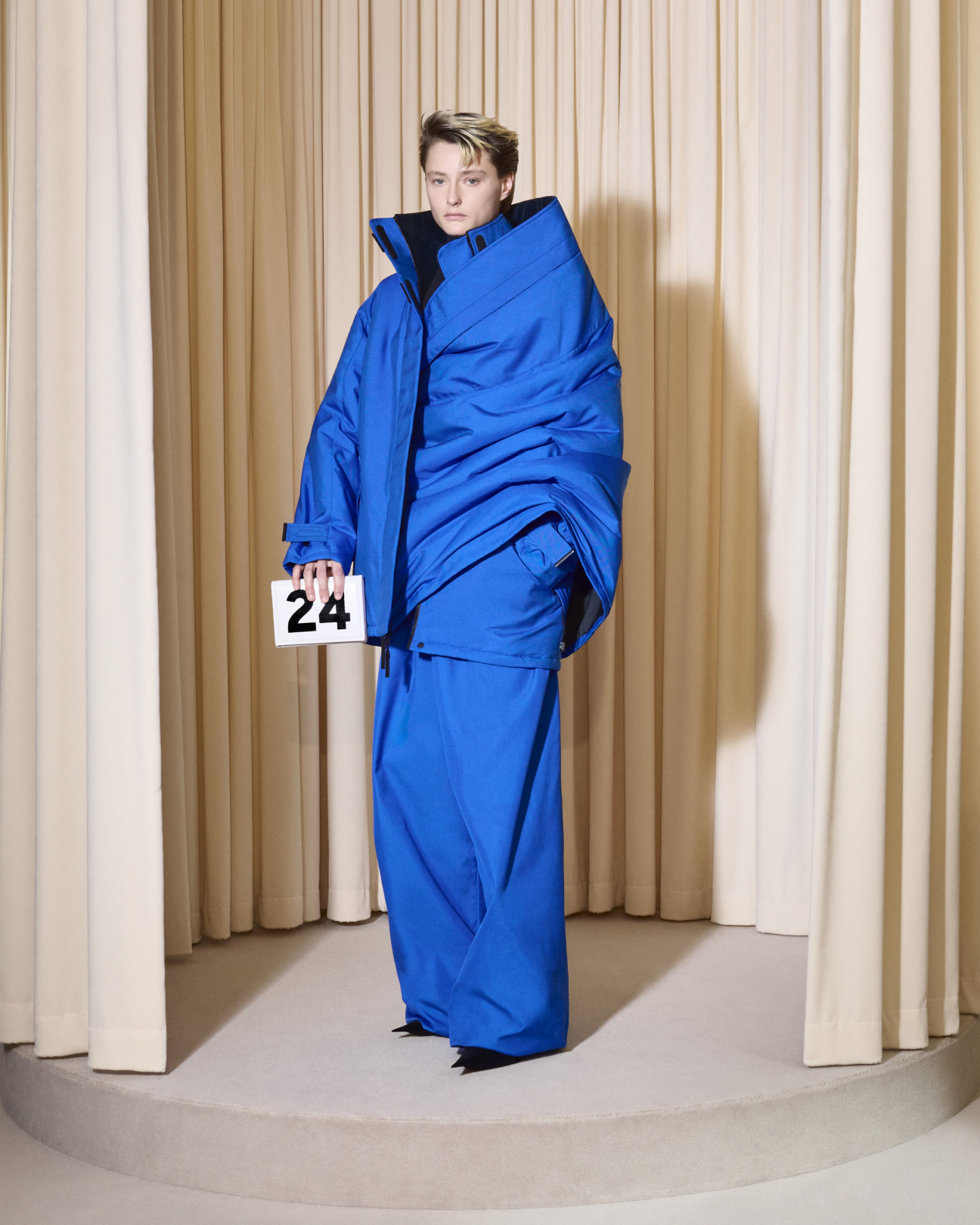 Balenciaga 2024-25 Sonbahar/Kış Haute Couture