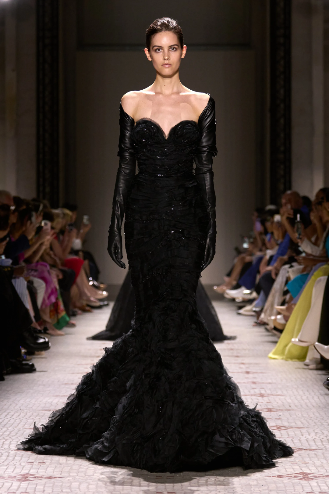 Elie Saab 2024-25 Sonbahar/Kış Haute Couture