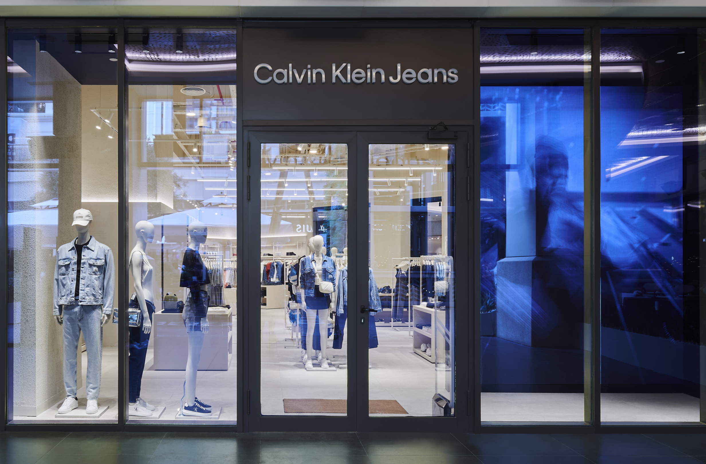 Calvin Klein Jeans'in Yeni Mağazası Emaar Square Alışveriş Merkezi'nde