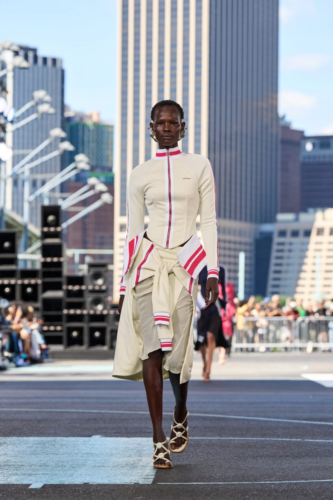 Off white 2025 lkbahar yaz vogue t rkiye