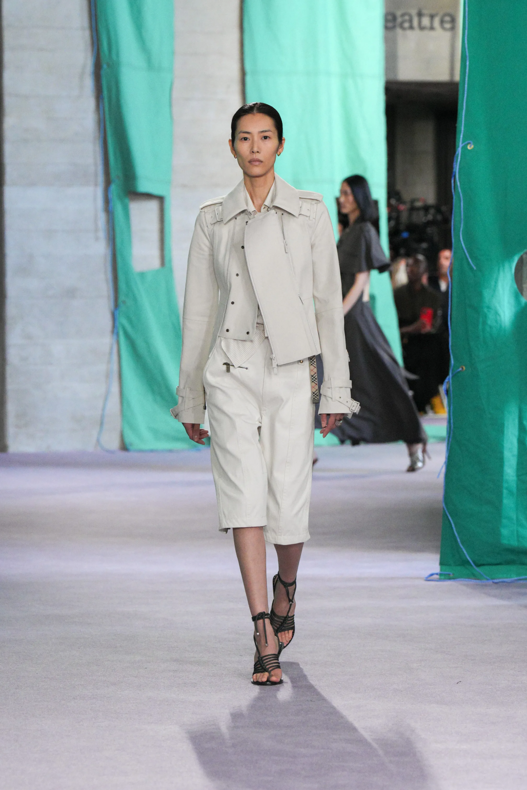 Burberry 2025 İlkbahar/Yaz