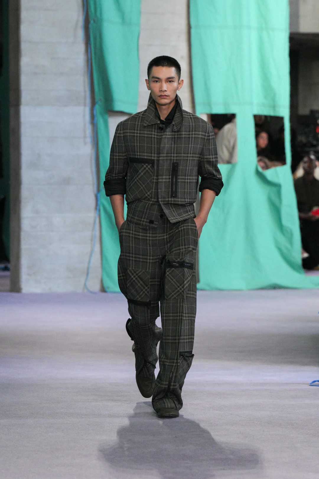 Burberry 2025 İlkbahar/Yaz