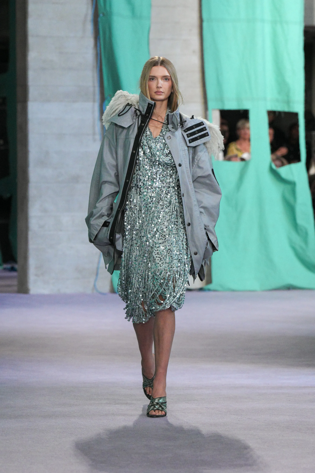 Burberry 2025 İlkbahar/Yaz