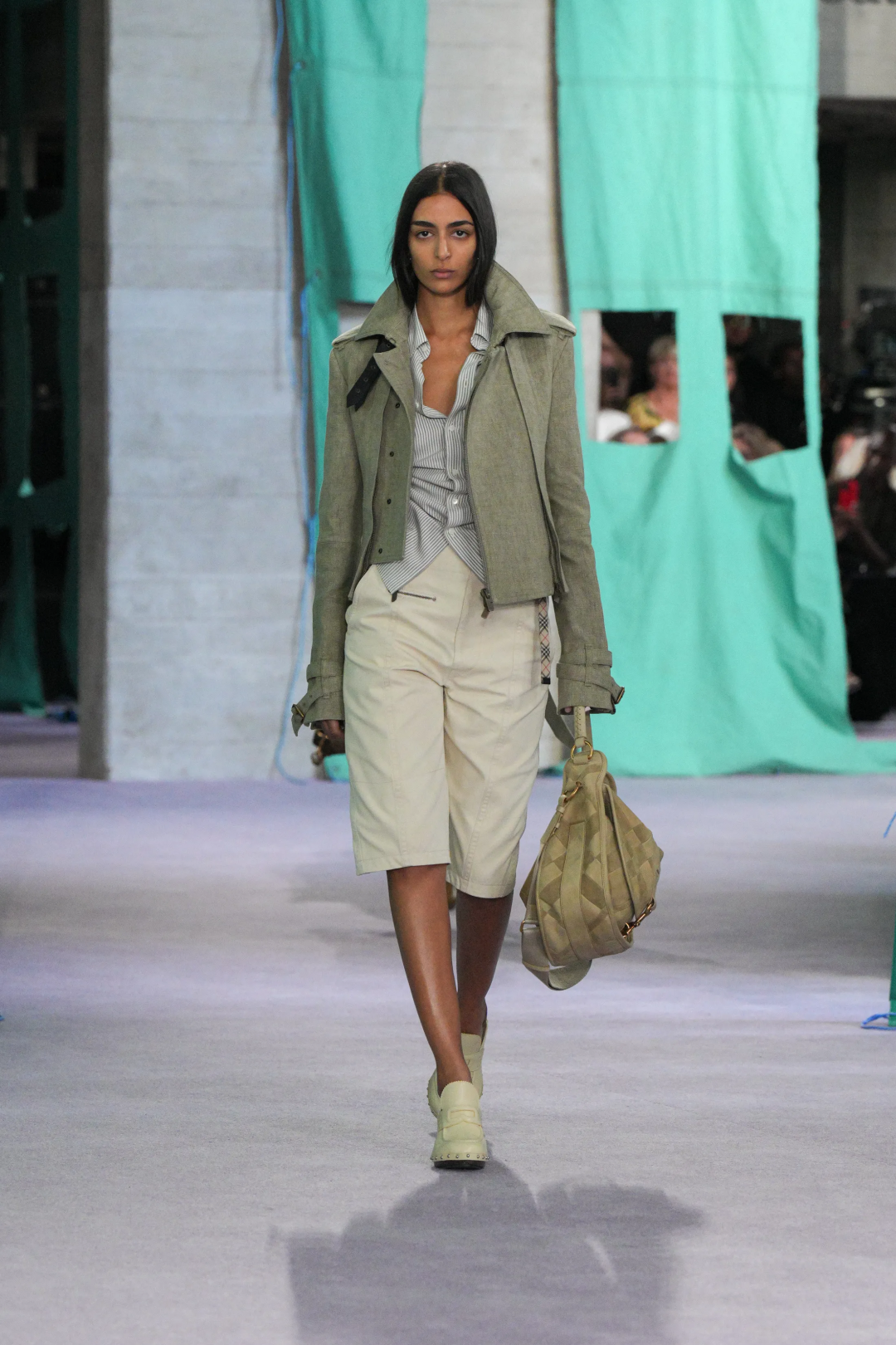 Burberry 2025 İlkbahar/Yaz