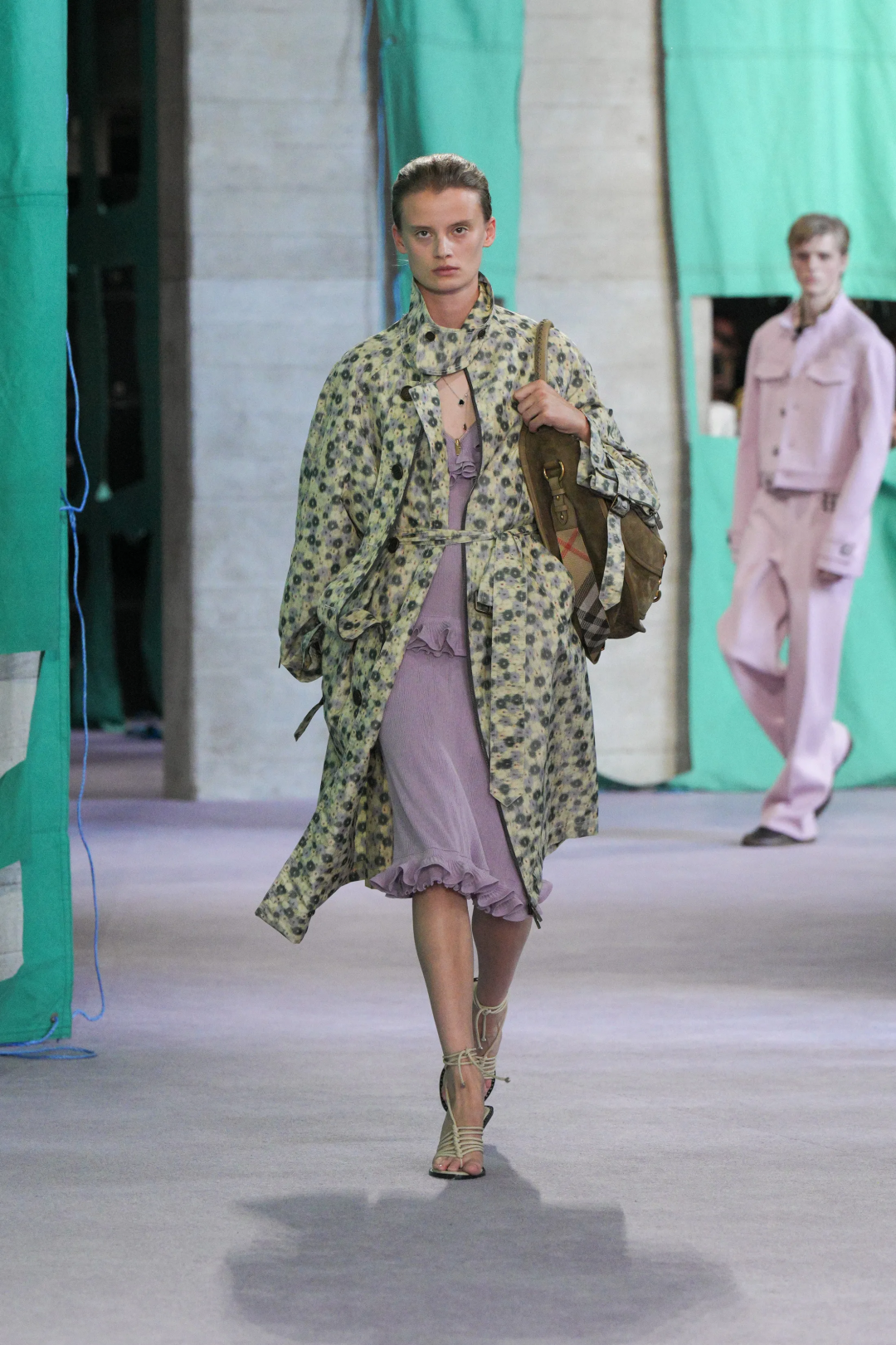 Burberry 2025 İlkbahar/Yaz