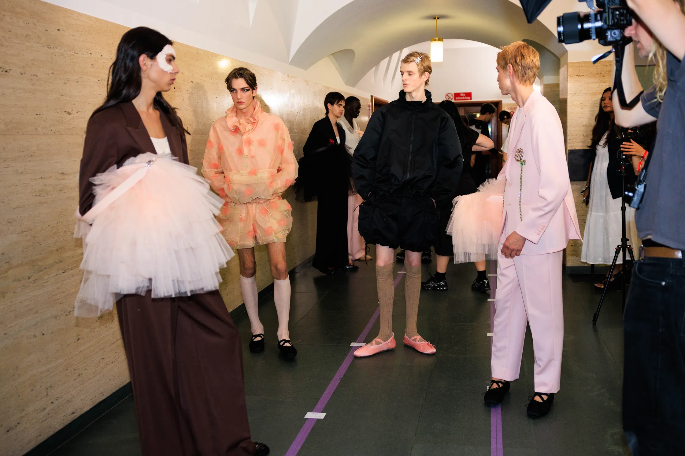 Backstage: Simone Rocha 2025 İlkbahar/Yaz