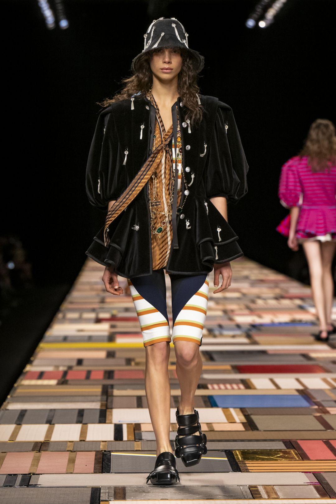 Louis Vuitton 2025 İlkbahar/Yaz