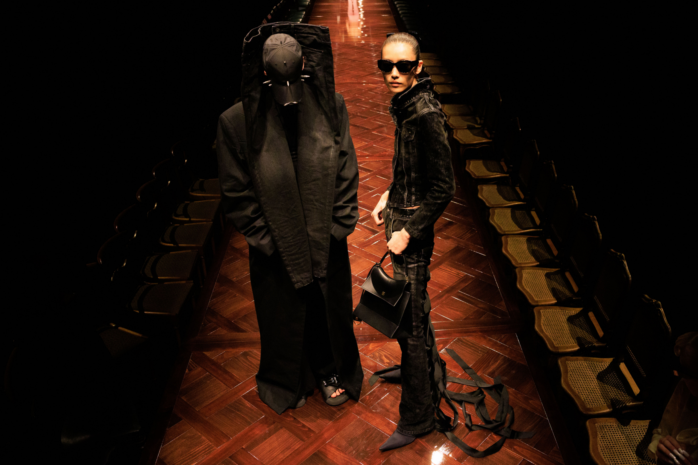 Backstage: 2025 İlkbahar/Yaz Paris Moda Haftası