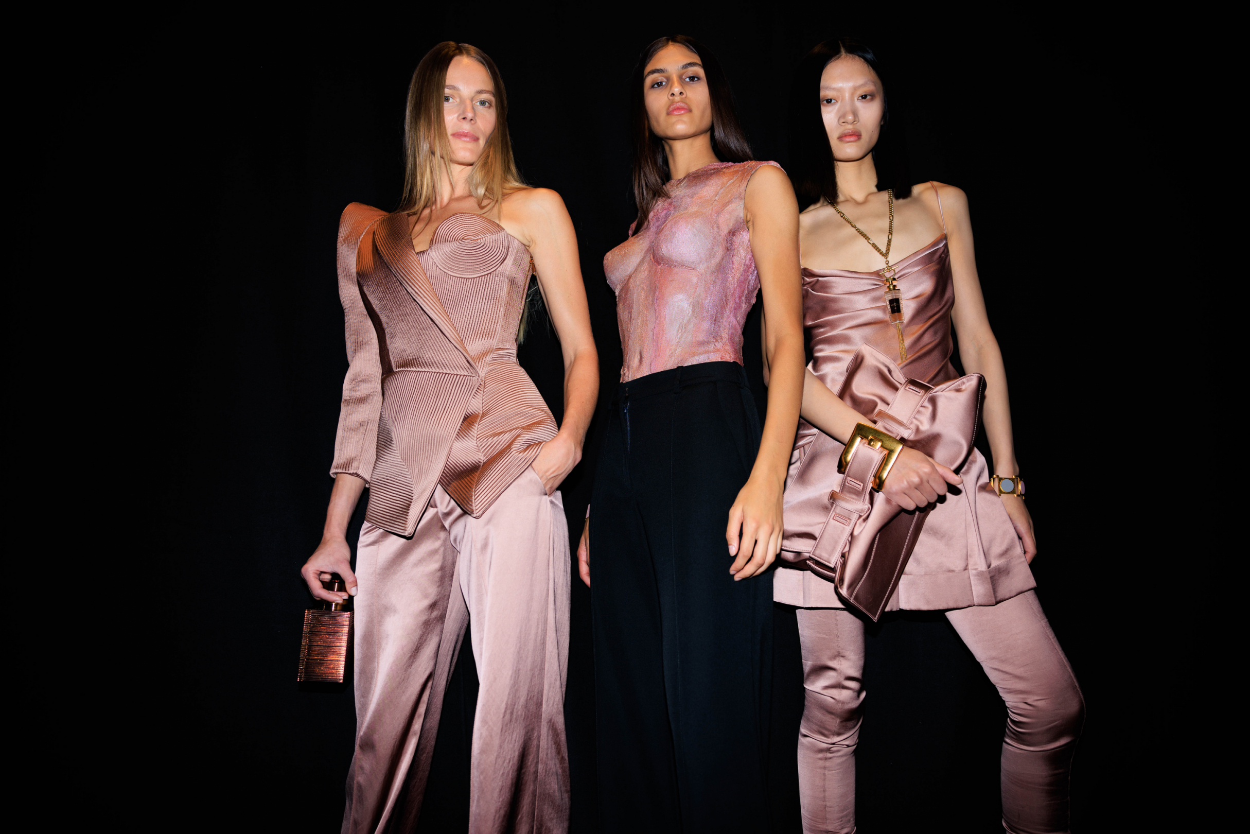 Backstage: 2025 İlkbahar/Yaz Paris Moda Haftası