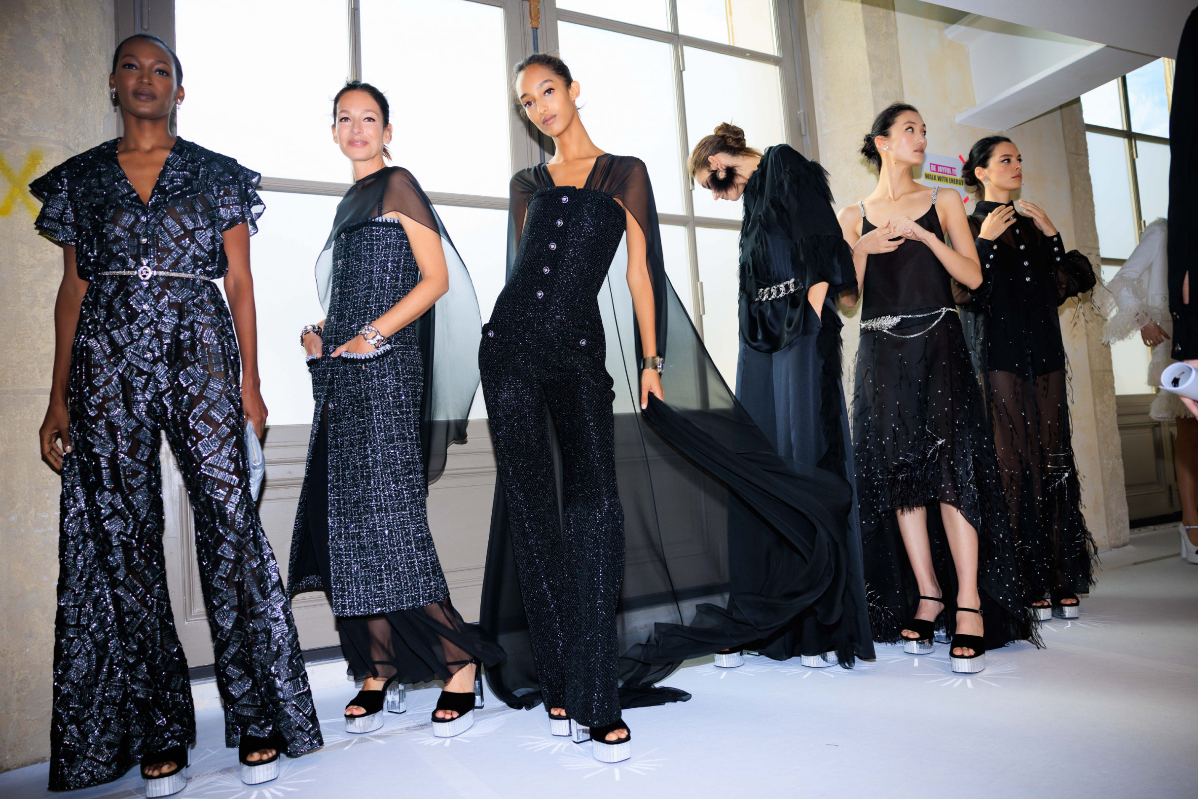 Backstage: 2025 İlkbahar/Yaz Paris Moda Haftası