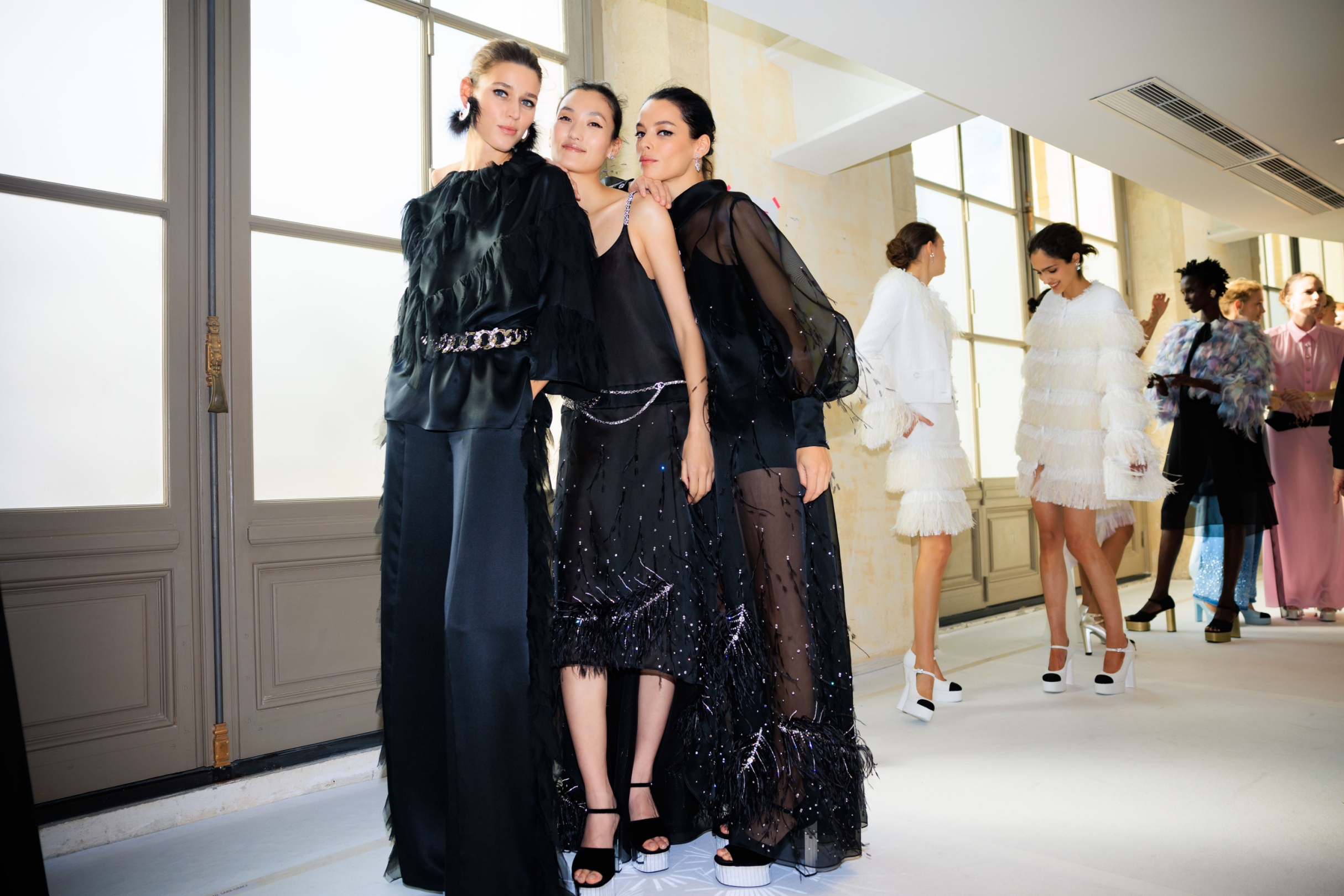 Backstage: 2025 İlkbahar/Yaz Paris Moda Haftası