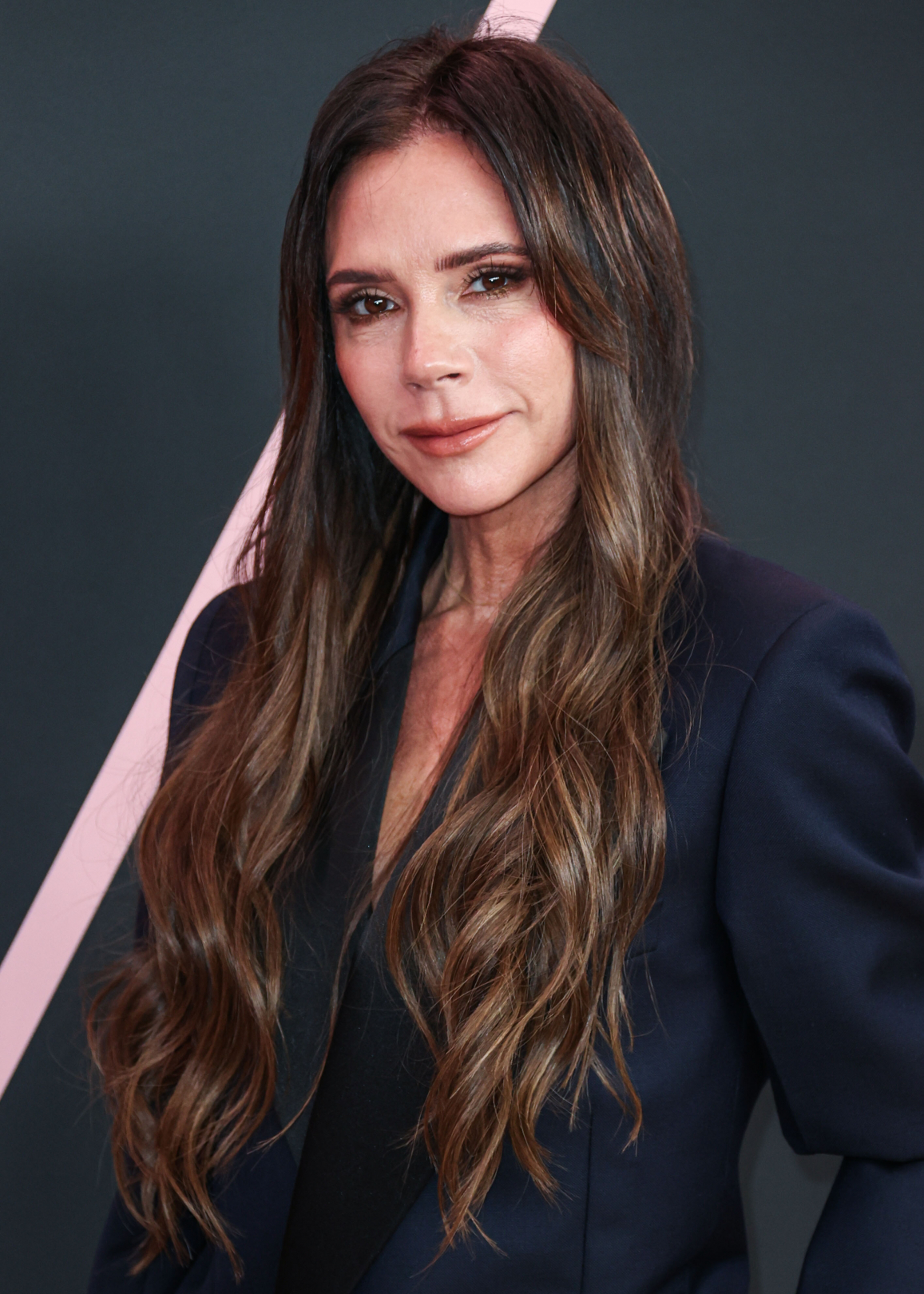 Victoria Beckham ve 90’ların Dumanlı Göz Makyajı