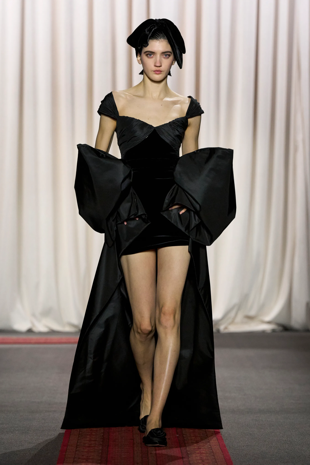 Giambattista Valli 2025 İlkbahar/Yaz Haute Couture