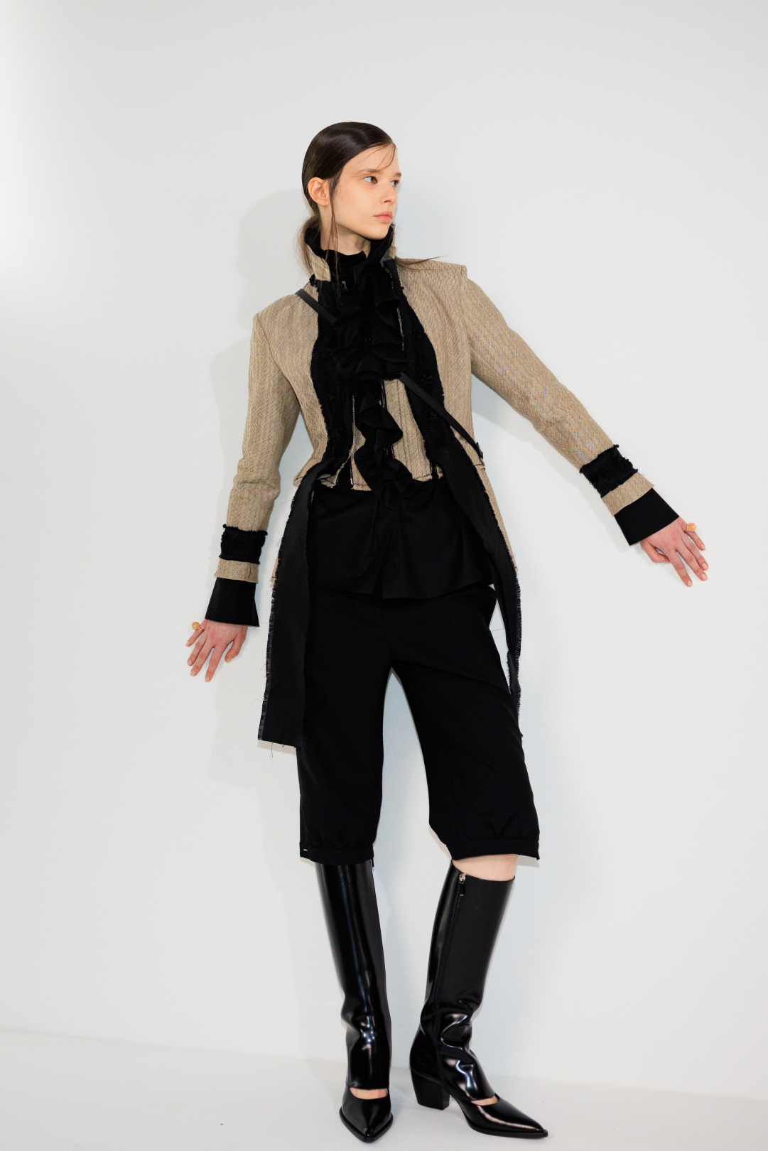 Backstage: 2025-26 Sonbahar/Kış Paris Moda Haftası