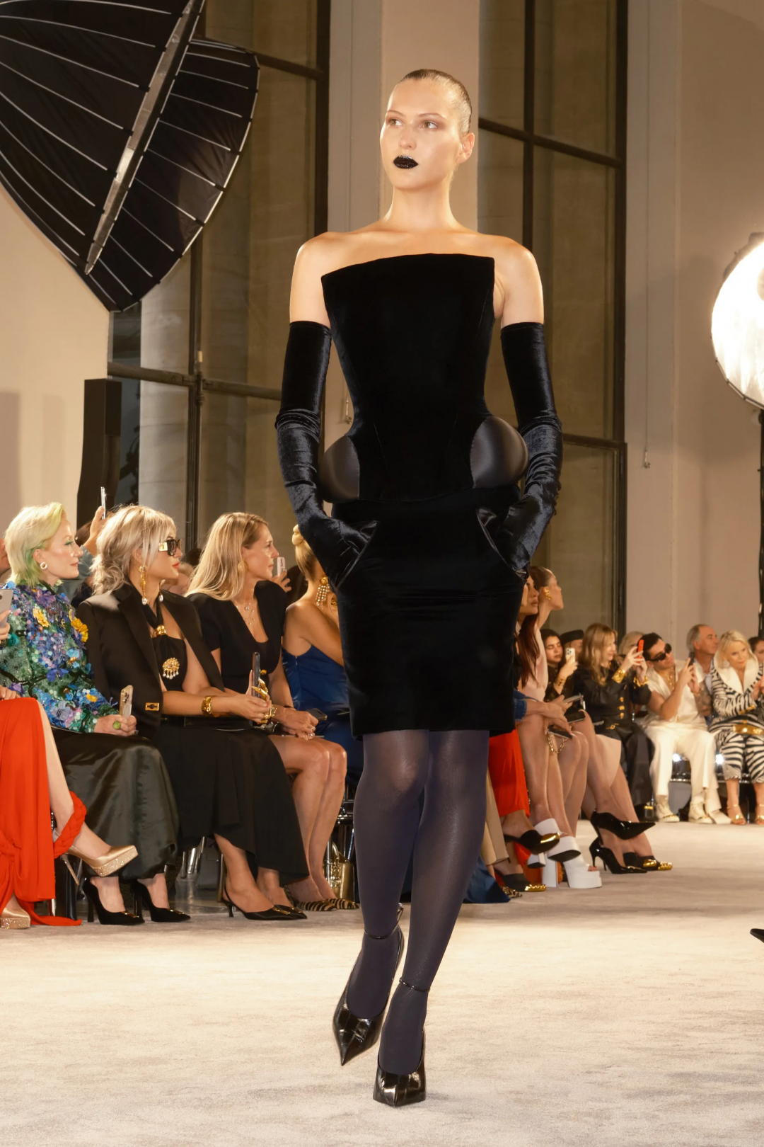 Schiaparelli 2025-26 Sonbahar/Kış Haute Couture