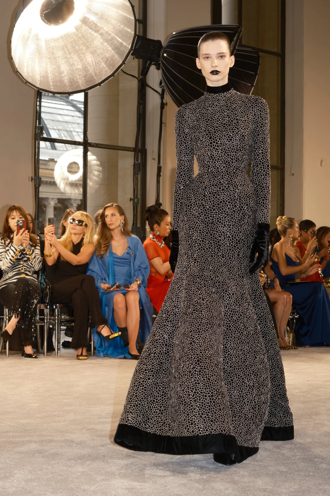 Schiaparelli 2025-26 Sonbahar/Kış Haute Couture