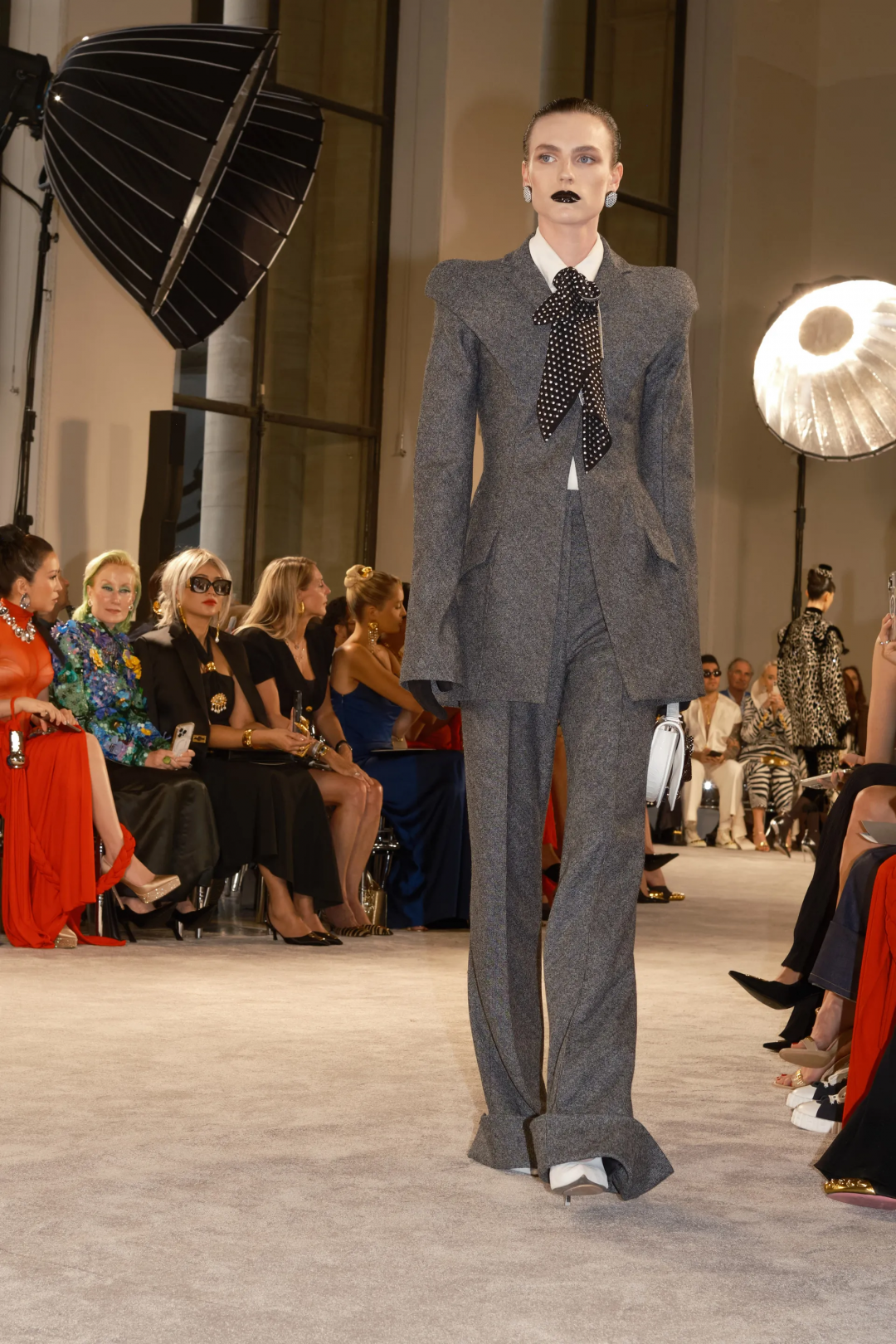 Schiaparelli 2025-26 Sonbahar/Kış Haute Couture