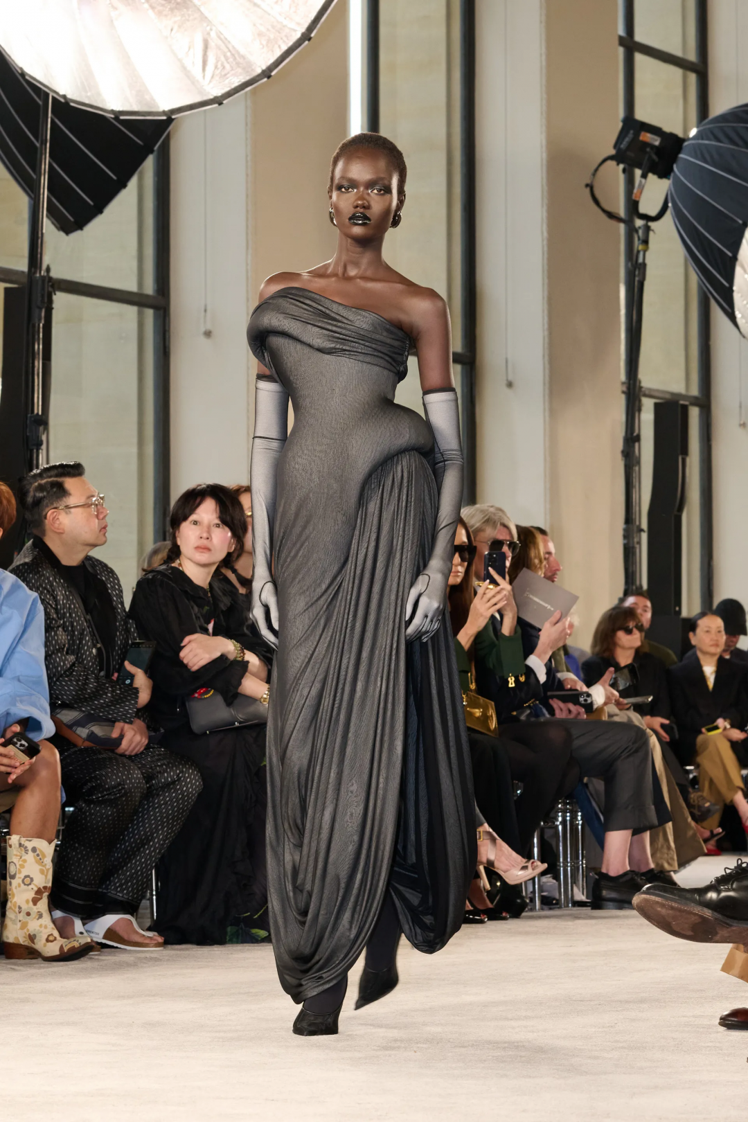 Schiaparelli 2025-26 Sonbahar/Kış Haute Couture